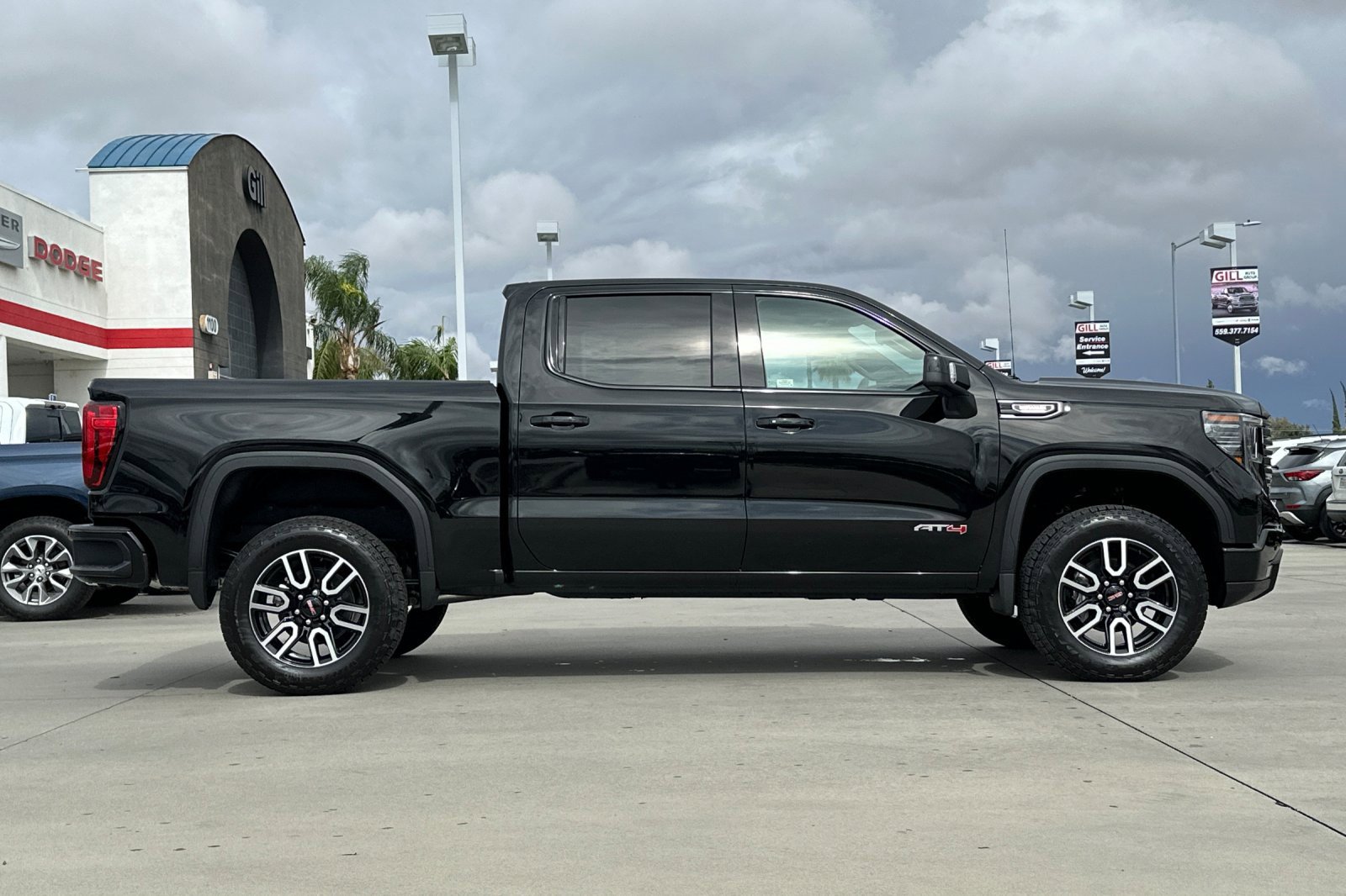 New 2026 GMC Sierra 1500 AT4 w/ Technology Package image 8