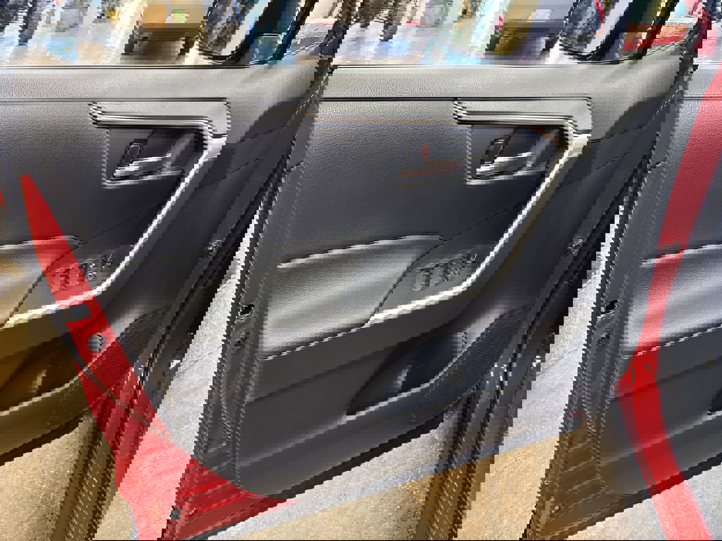 Used 2024 Toyota RAV4 SE w/ Weather & Moonroof Package image 27