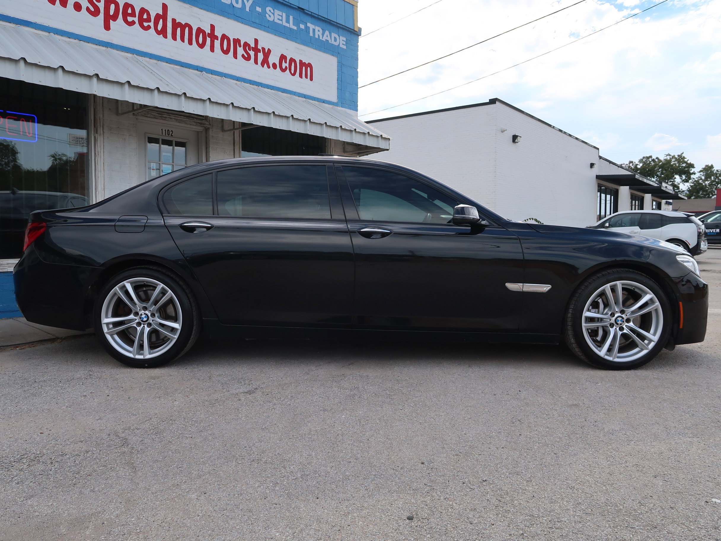 Used 2015 BMW 750Li image 4