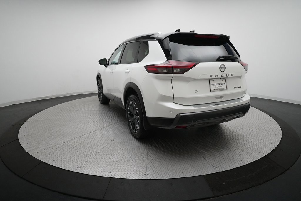 Used 2025 Nissan Rogue SL w/ Tech Package image 35