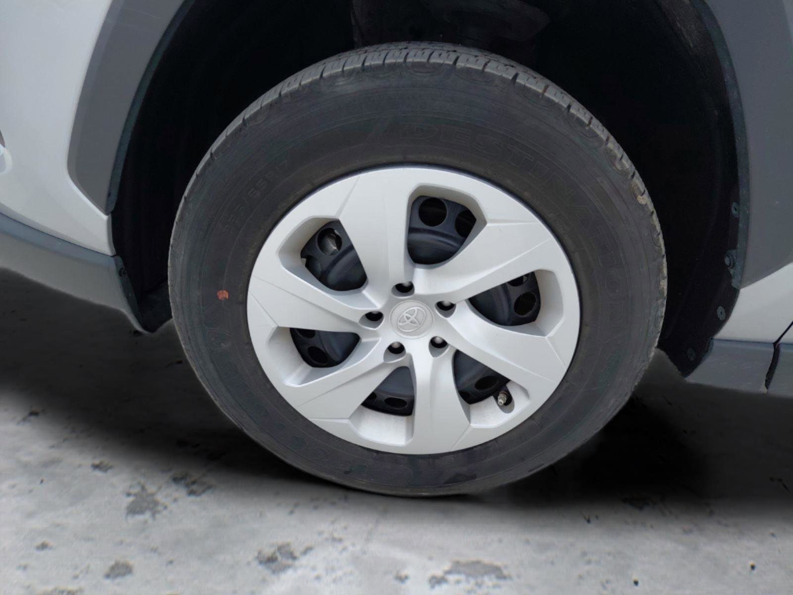 Used 2024 Toyota RAV4 LE image 14