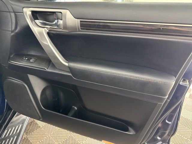 Used 2023 Lexus GX 460 Premium w/ Premium Package image 25