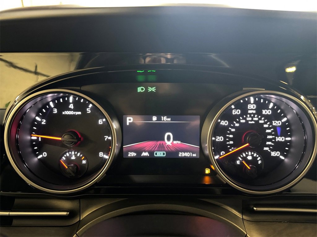 Certified 2024 Kia Carnival EX image 16