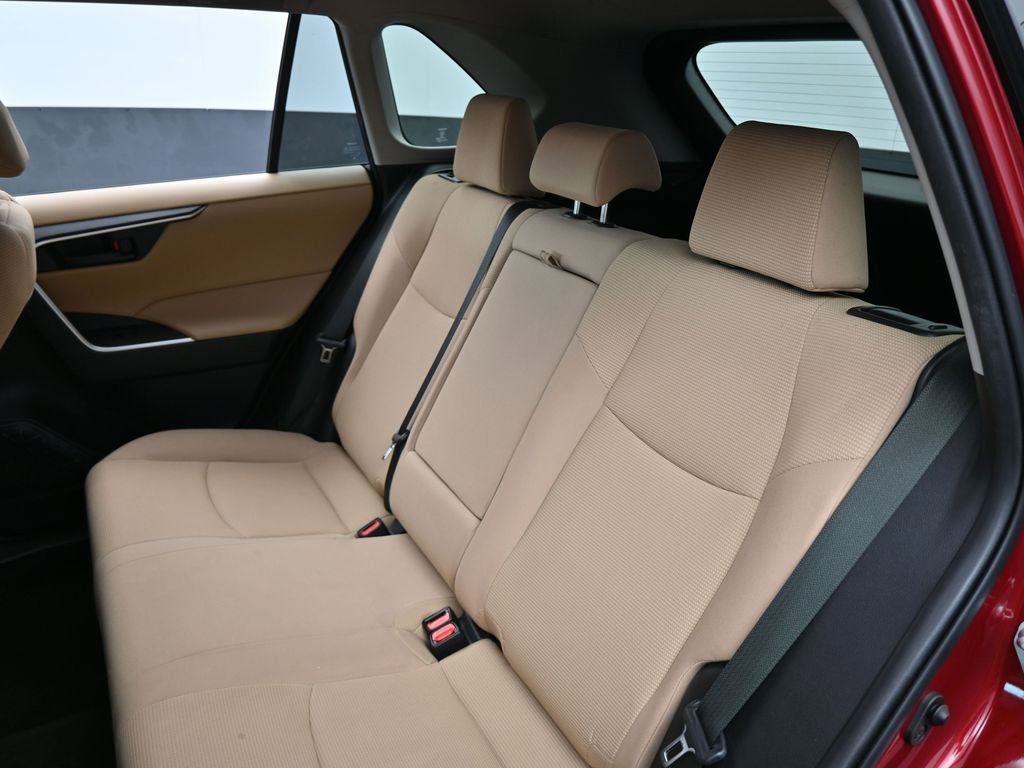 Used 2019 Toyota RAV4 LE image 33