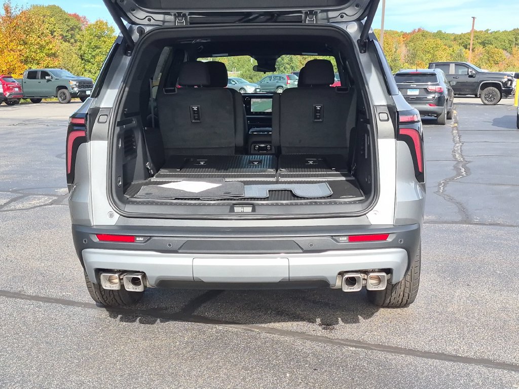 New 2027 Chevrolet Traverse LT w/ LPO, Floor Liner Package AWD/4WD image 28