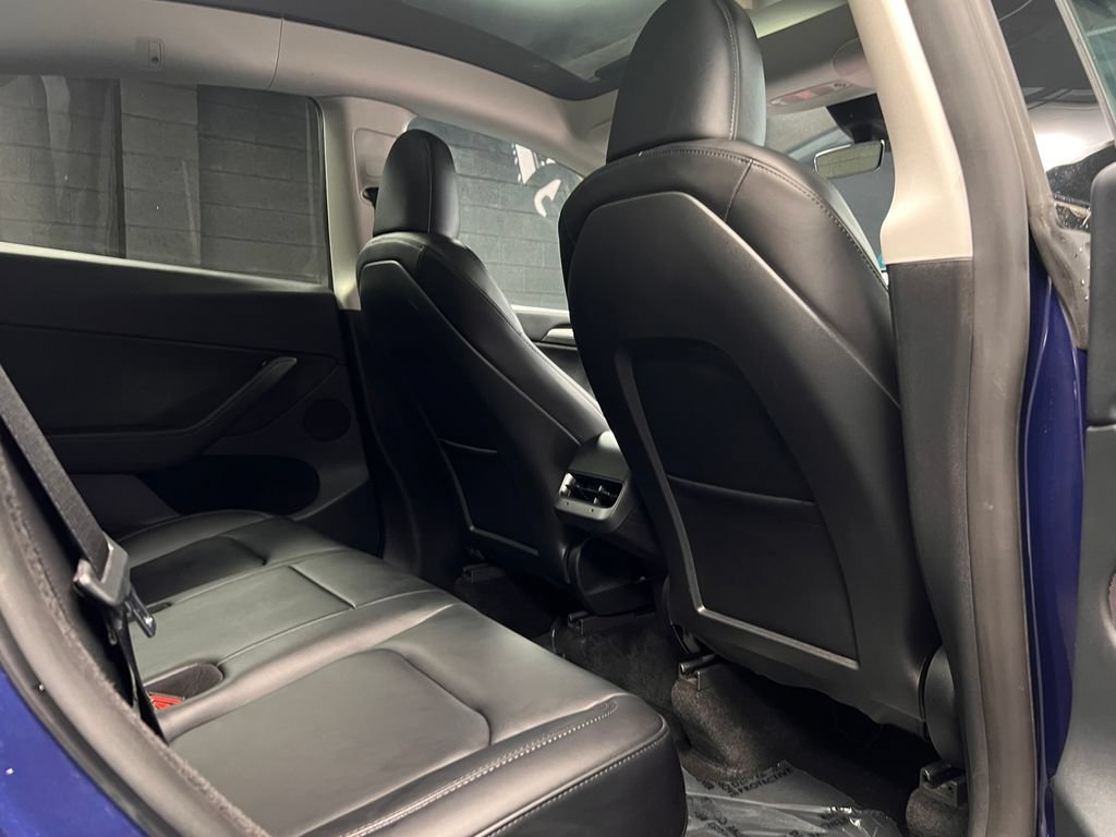 Used 2023 Tesla Model Y Performance AWD/4WD image 16
