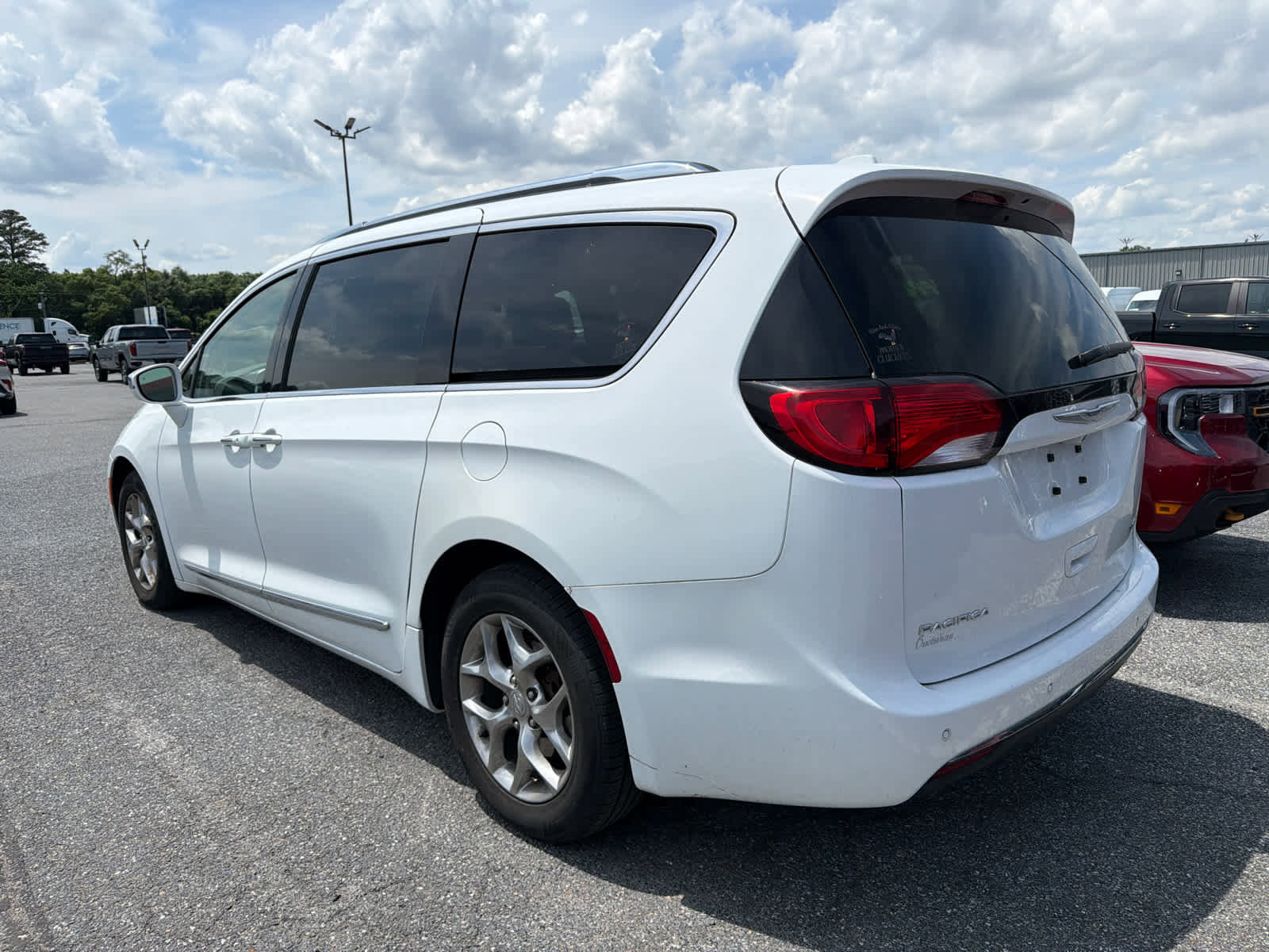 Used 2019 Chrysler Pacifica Limited FWD image 5