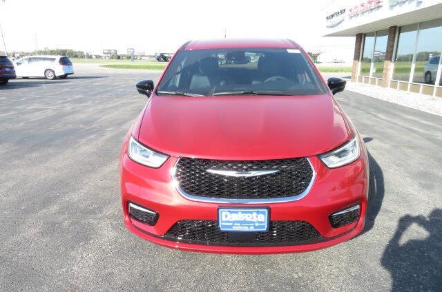 New 2026 Chrysler Pacifica Select image 5