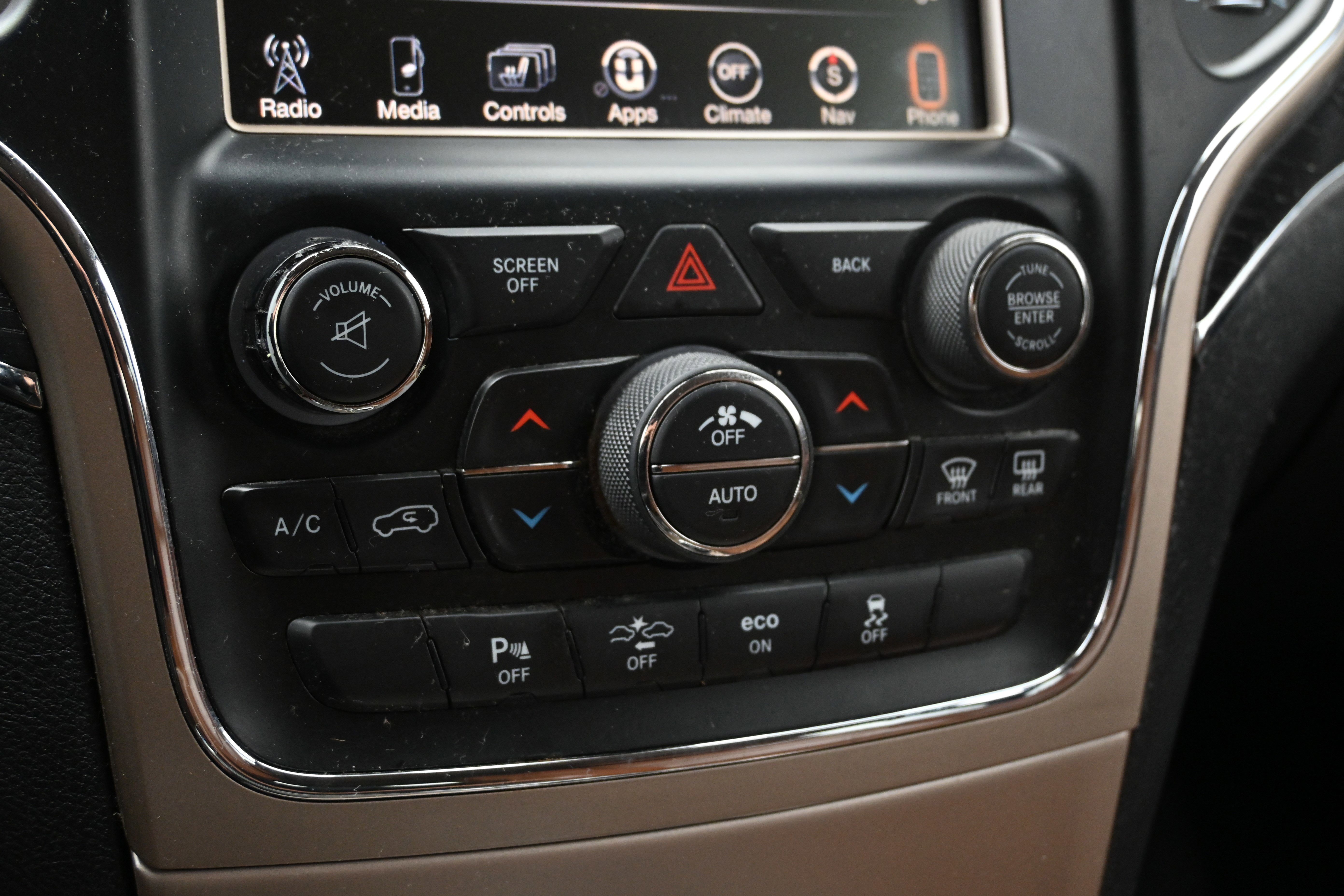 Used 2015 Jeep Grand Cherokee Summit image 21