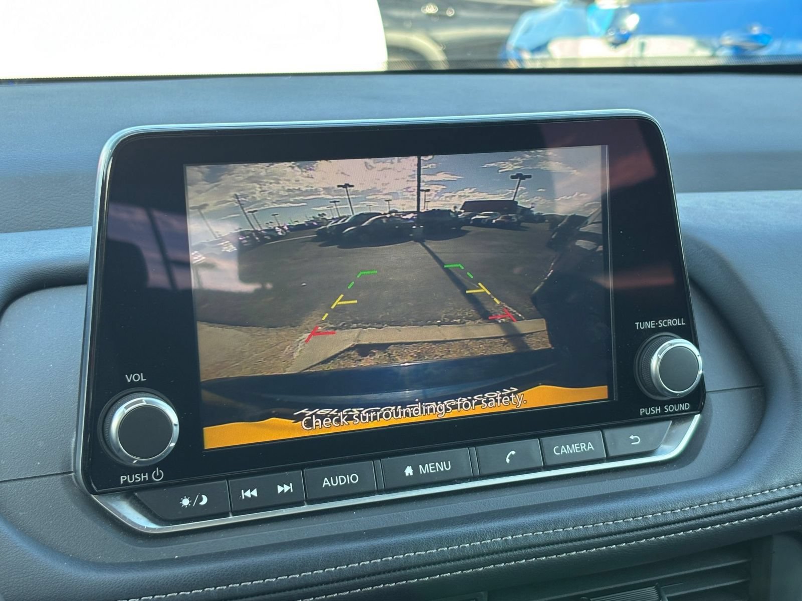 Used 2025 Nissan Rogue SV FWD image 25