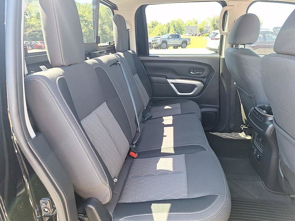 Used 2024 Nissan Titan SV w/ SV Convenience Package AWD/4WD image 22