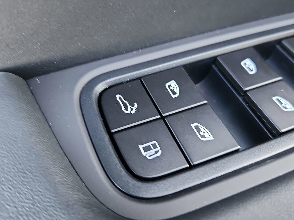 New 2026 Porsche Cayenne Turbo image 21