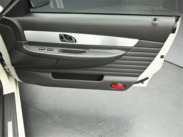 Used 2002 Ford Thunderbird image 24