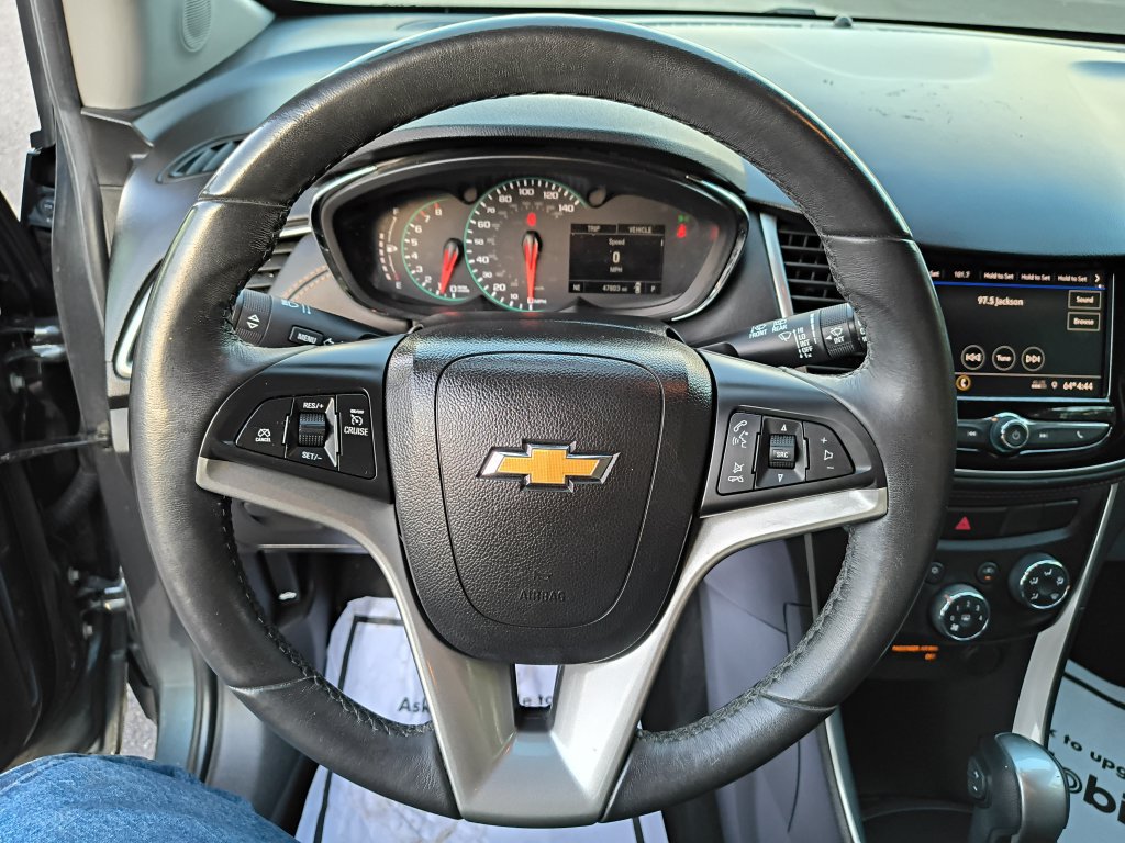 Used 2022 Chevrolet Trax LT w/ LT Convenience Package AWD/4WD image 14
