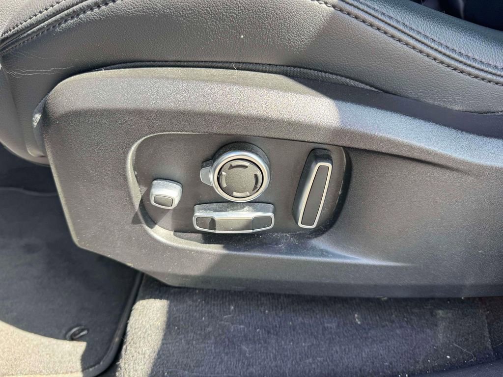 Used 2021 Jaguar F-PACE S AWD/4WD image 17