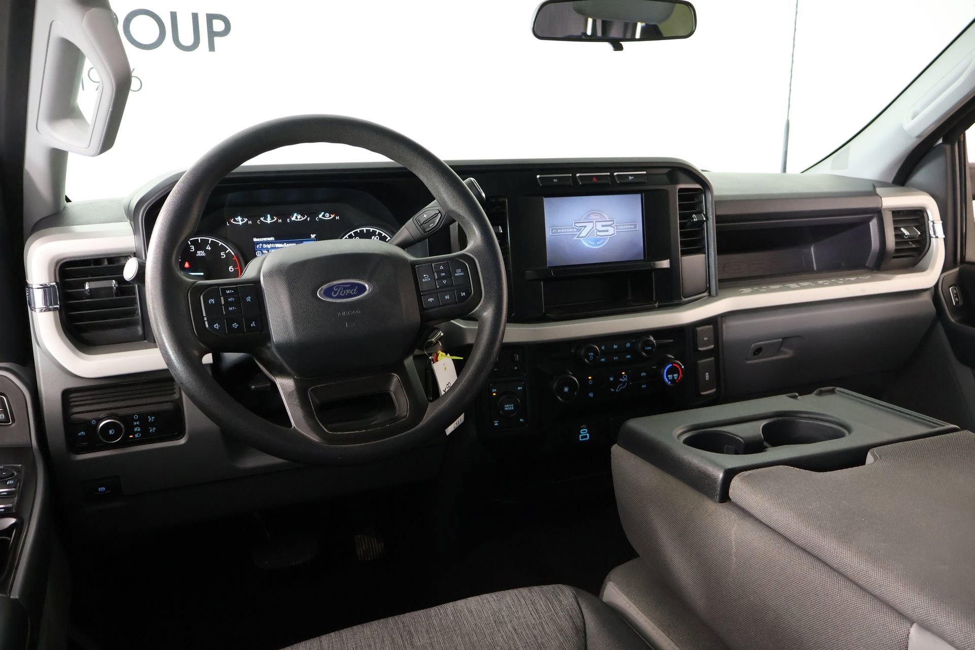 Used 2023 Ford F250 XL w/ STX Appearance Package AWD/4WD image 2