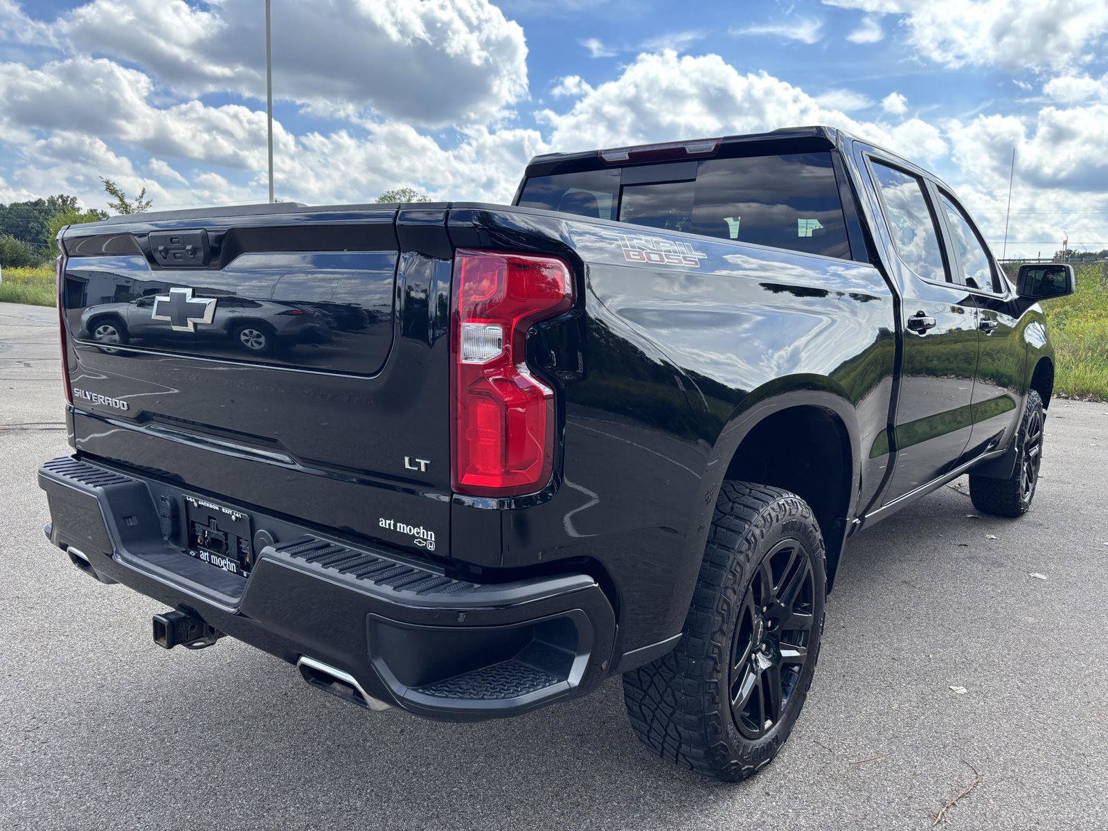 Used 2024 Chevrolet Silverado 1500 LT Trail Boss w/ Convenience Package II AWD/4WD image 3