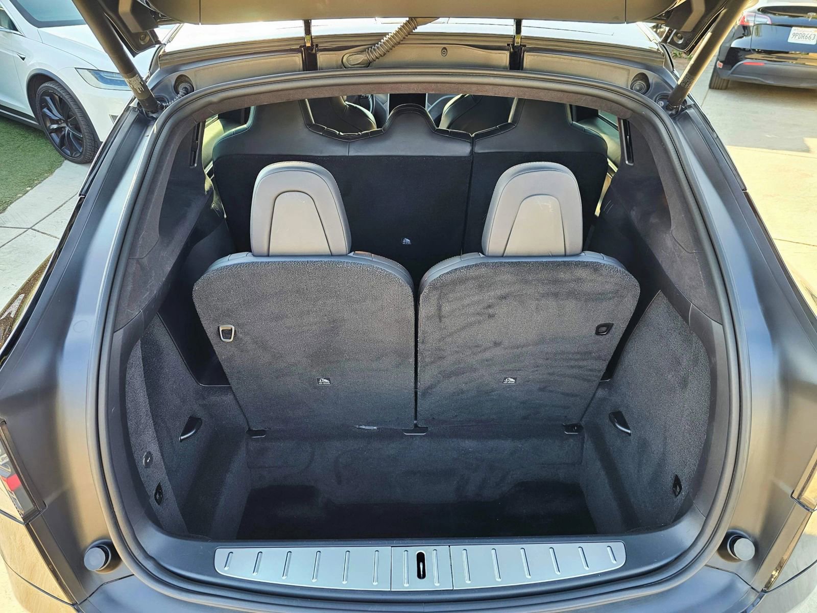 Used 2018 Tesla Model X 75D image 8