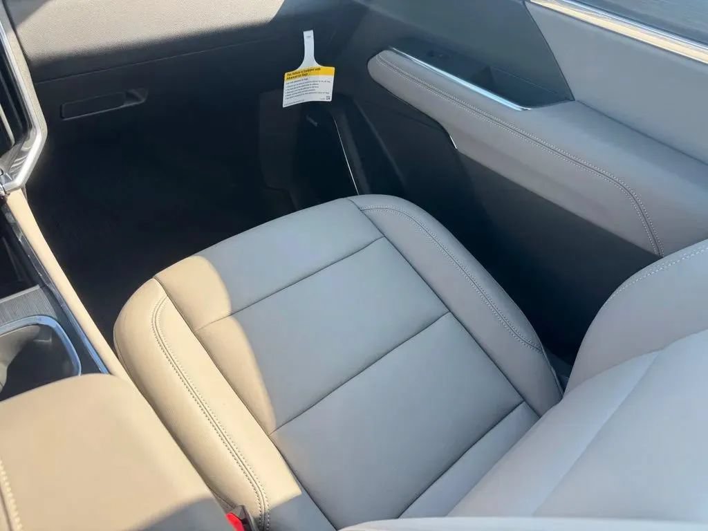 New 2027 GMC Acadia Elevation w/ Elevation Premium Package FWD image 19