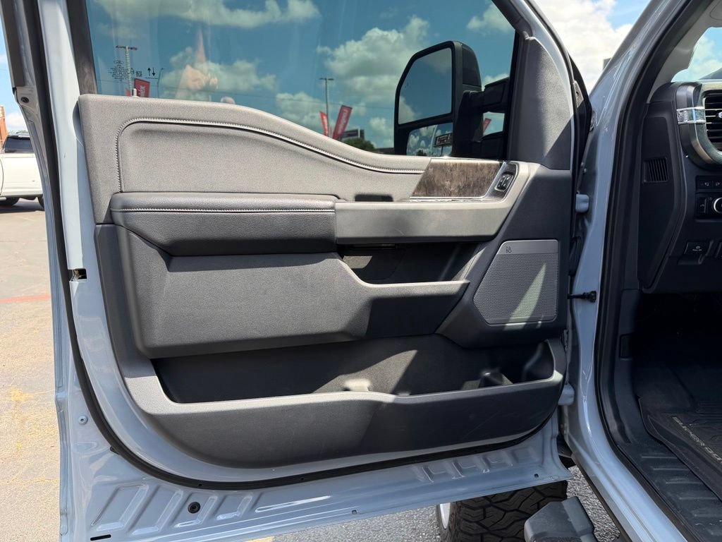 Used 2024 Ford F350 Lariat w/ Lariat Ultimate Package AWD/4WD image 26