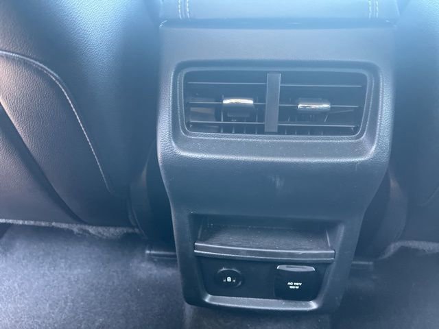 Used 2024 Ford Edge Titanium image 17