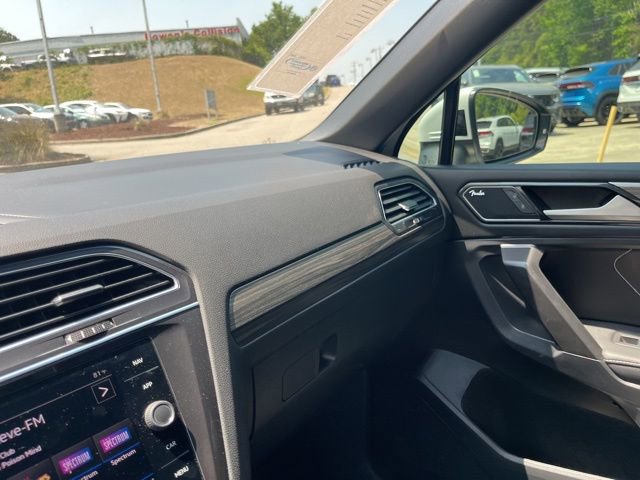 Used 2022 Volkswagen Tiguan SEL R-Line image 28