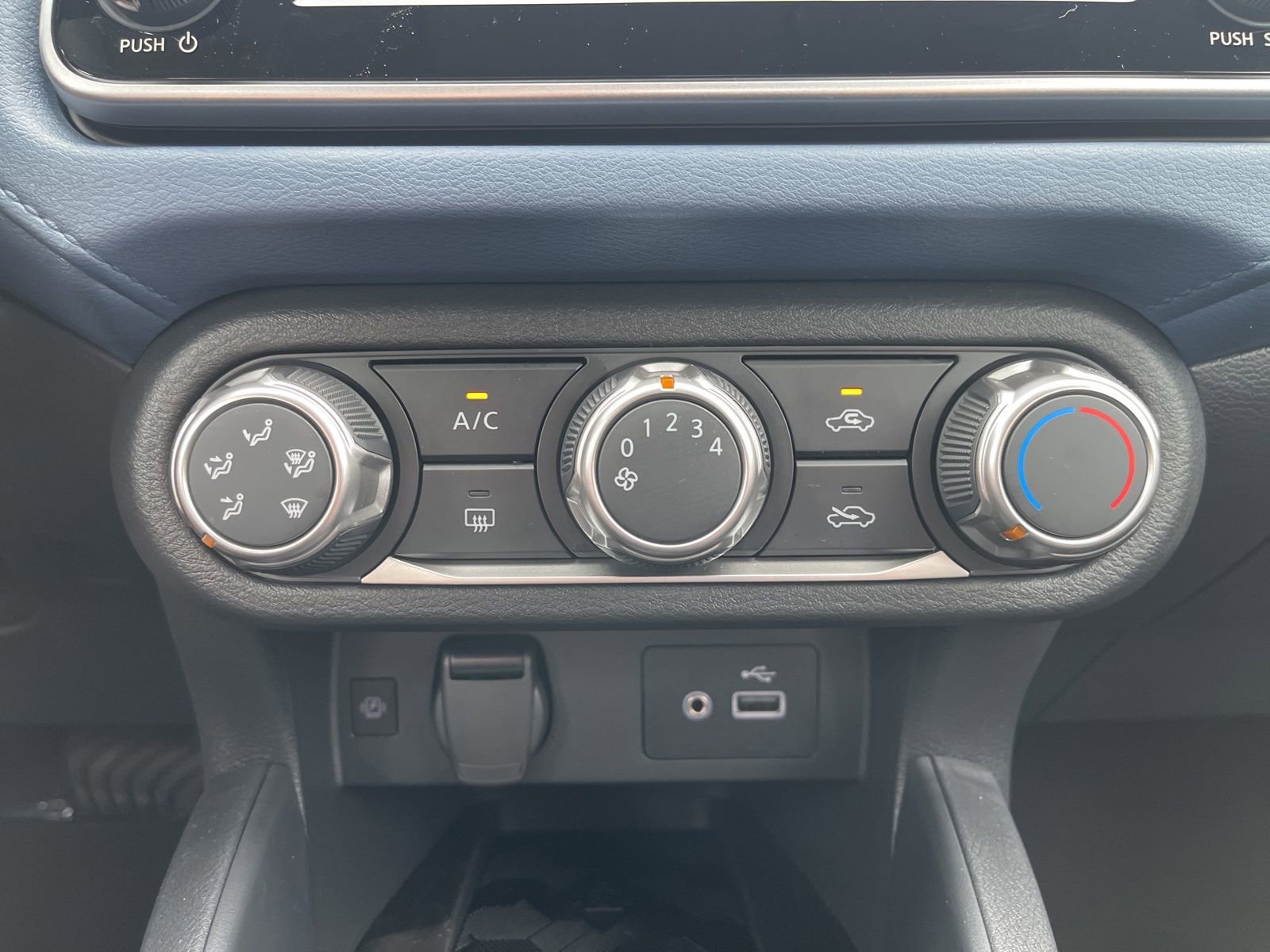 New 2025 Nissan Versa SV w/ Trunk Package image 21