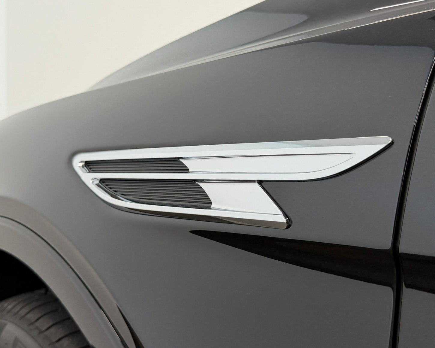New 2026 Bentley Bentayga Extended Wheelbase AWD/4WD image 60