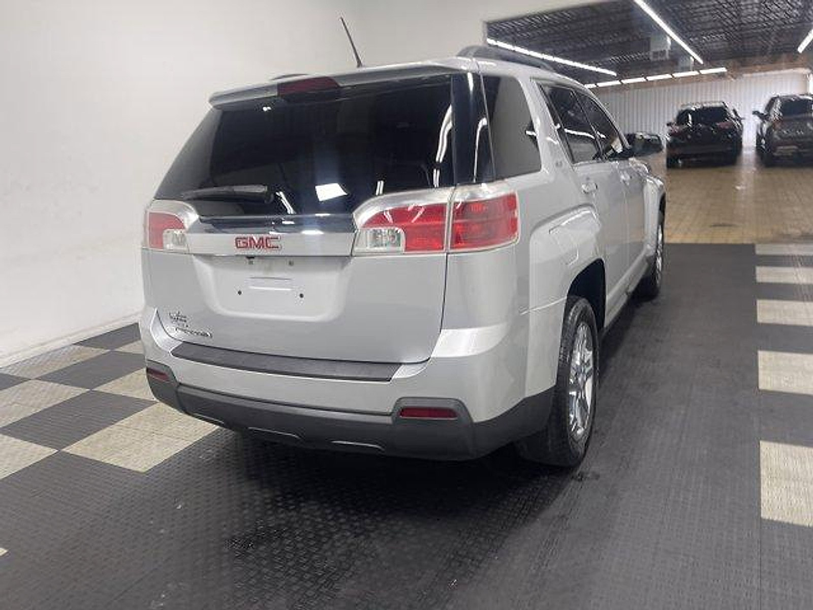 Used 2013 GMC Terrain SLT w/ LPO, Chrome Package FWD image 4