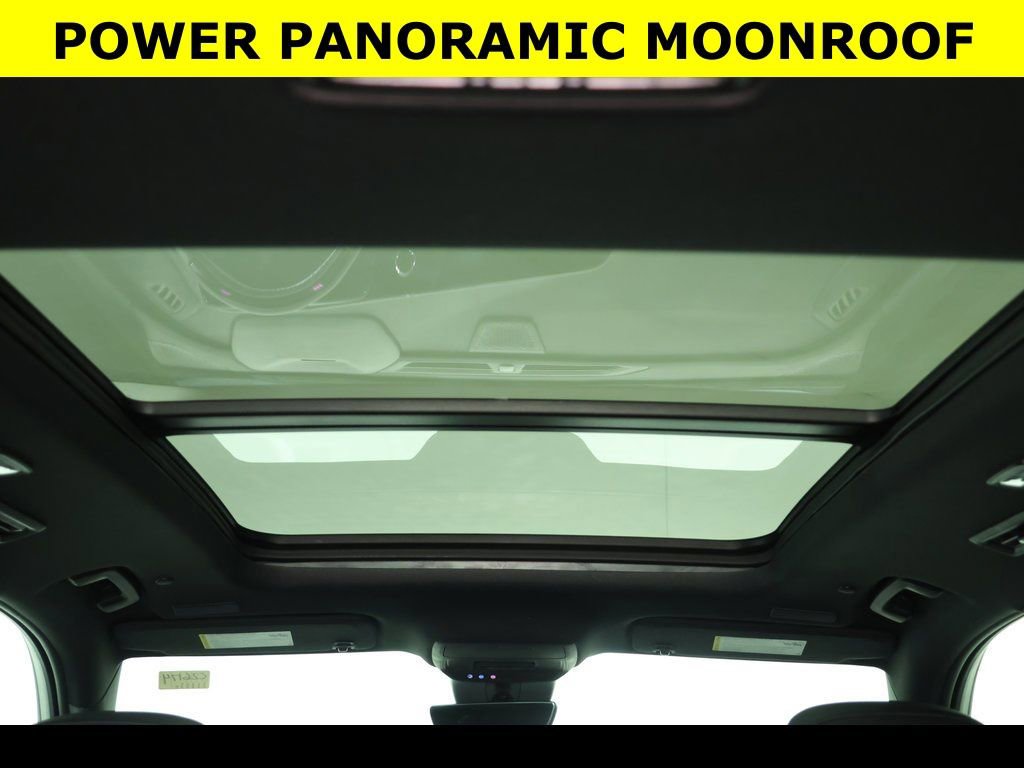 New 2026 Chevrolet Traverse Z71 w/ Enhanced Driving Package image 2