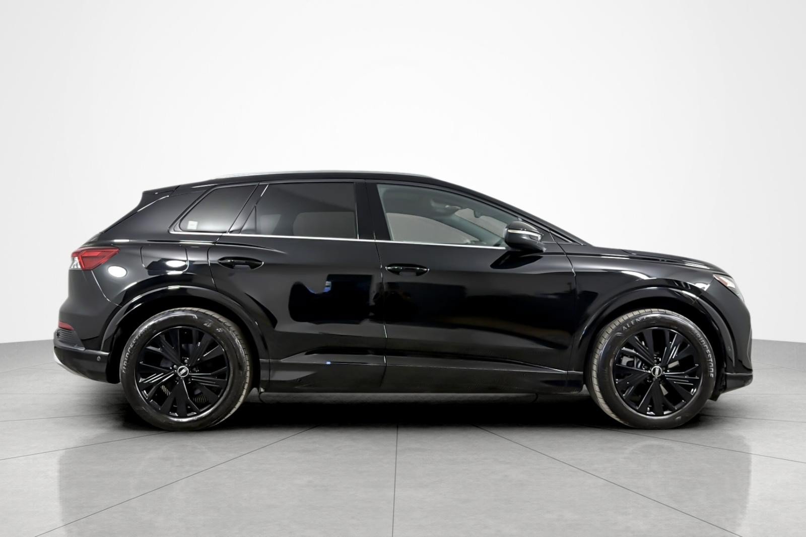 Used 2023 Audi Q4 e-tron Premium Plus w/ Premium Plus RWD image 6