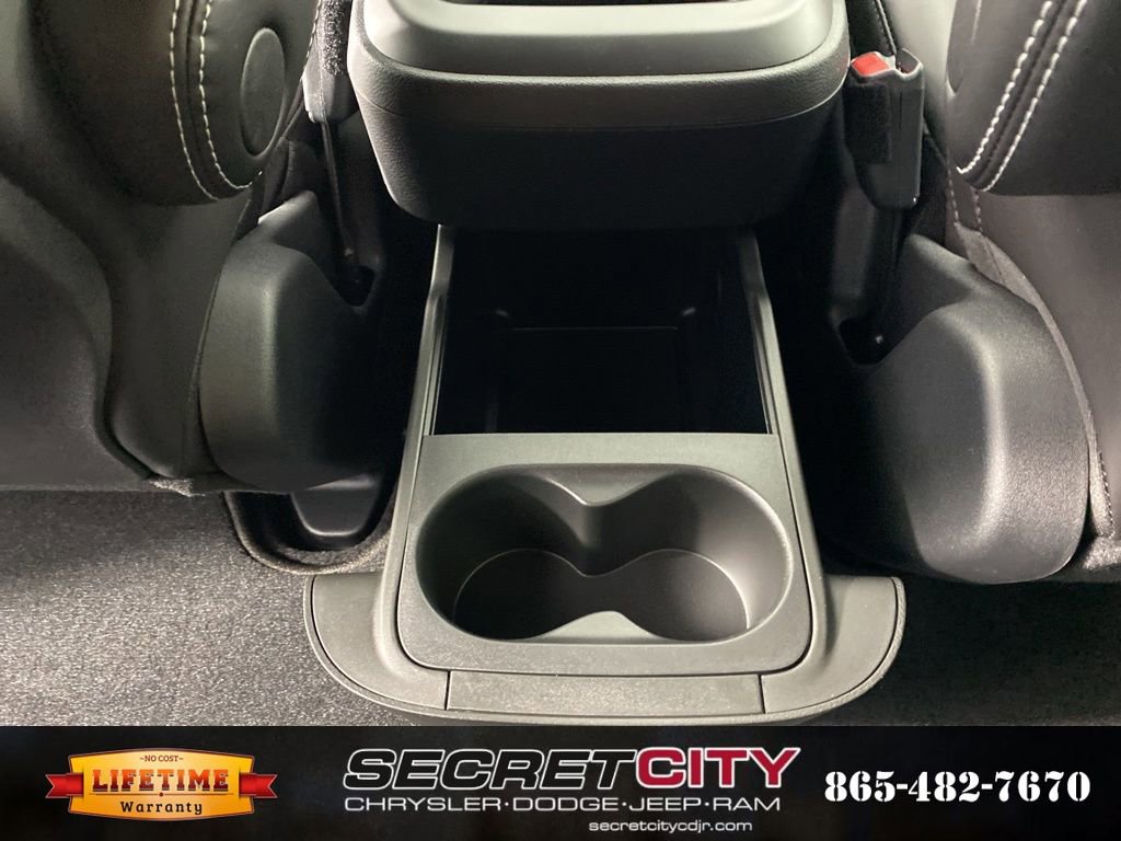 New 2026 Chrysler Pacifica Select image 30