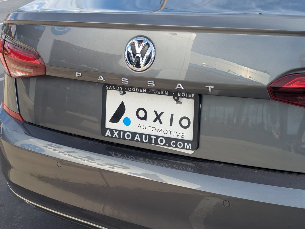 Used 2022 Volkswagen Passat 2.0T FWD image 5