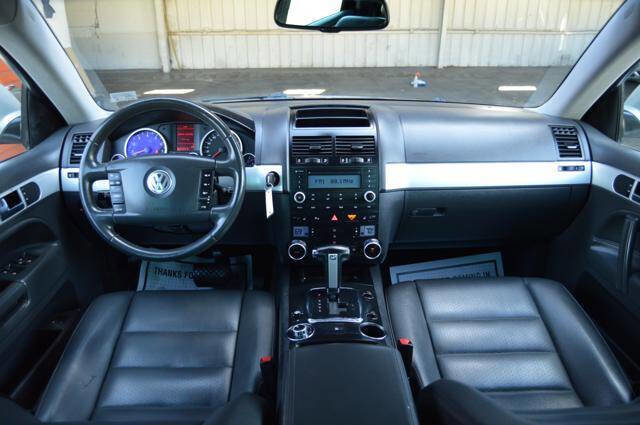 Used 2009 Volkswagen Touareg VR6 image 46