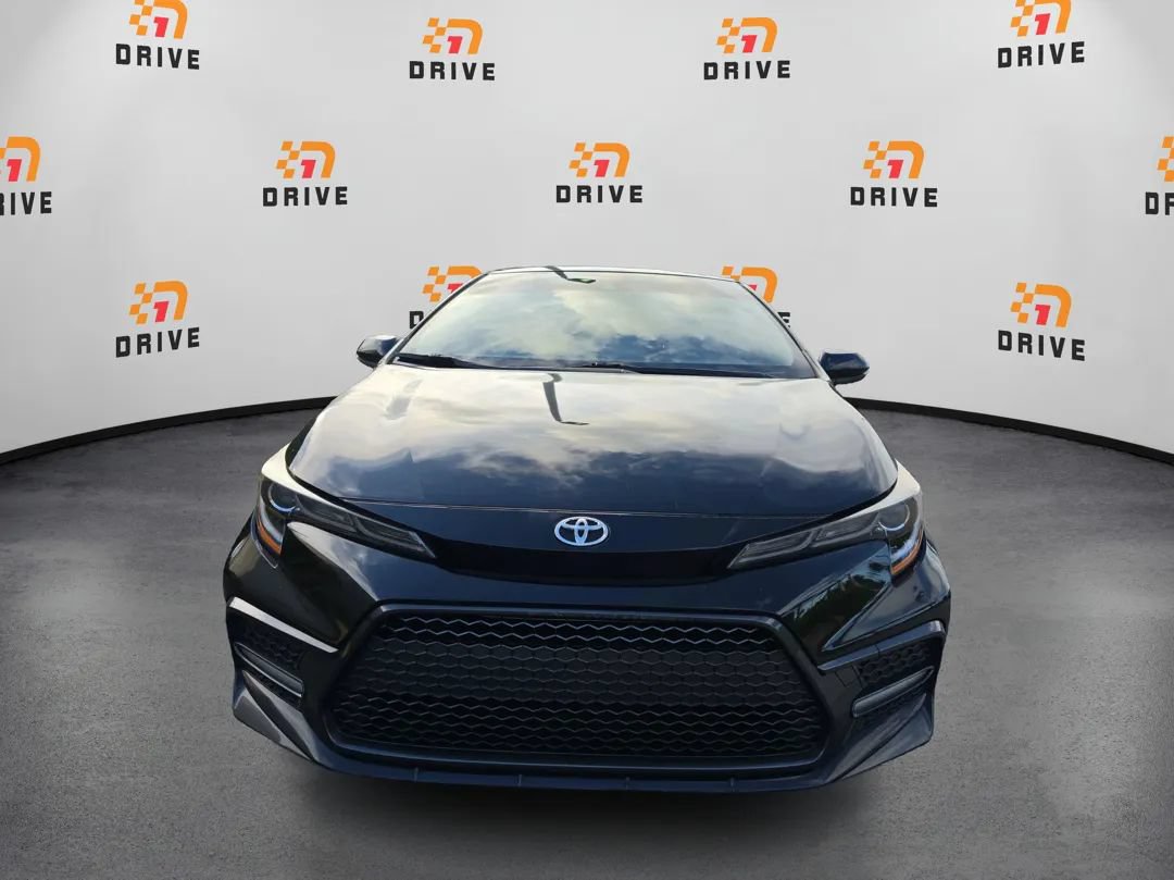 Used 2022 Toyota Corolla SE FWD image 2