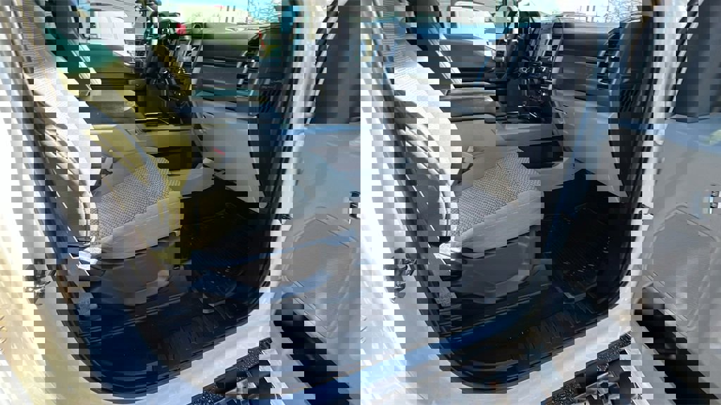 Used 2019 Ford F250 XLT w/ XLT Premium Package image 17