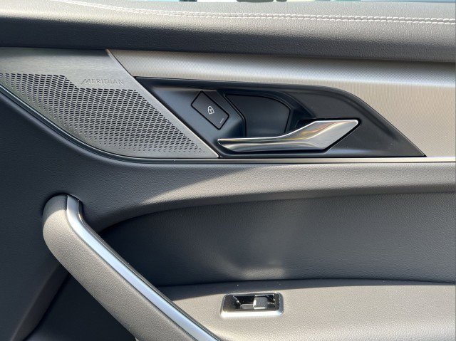 New 2026 Jaguar F-PACE R-Dynamic S image 23