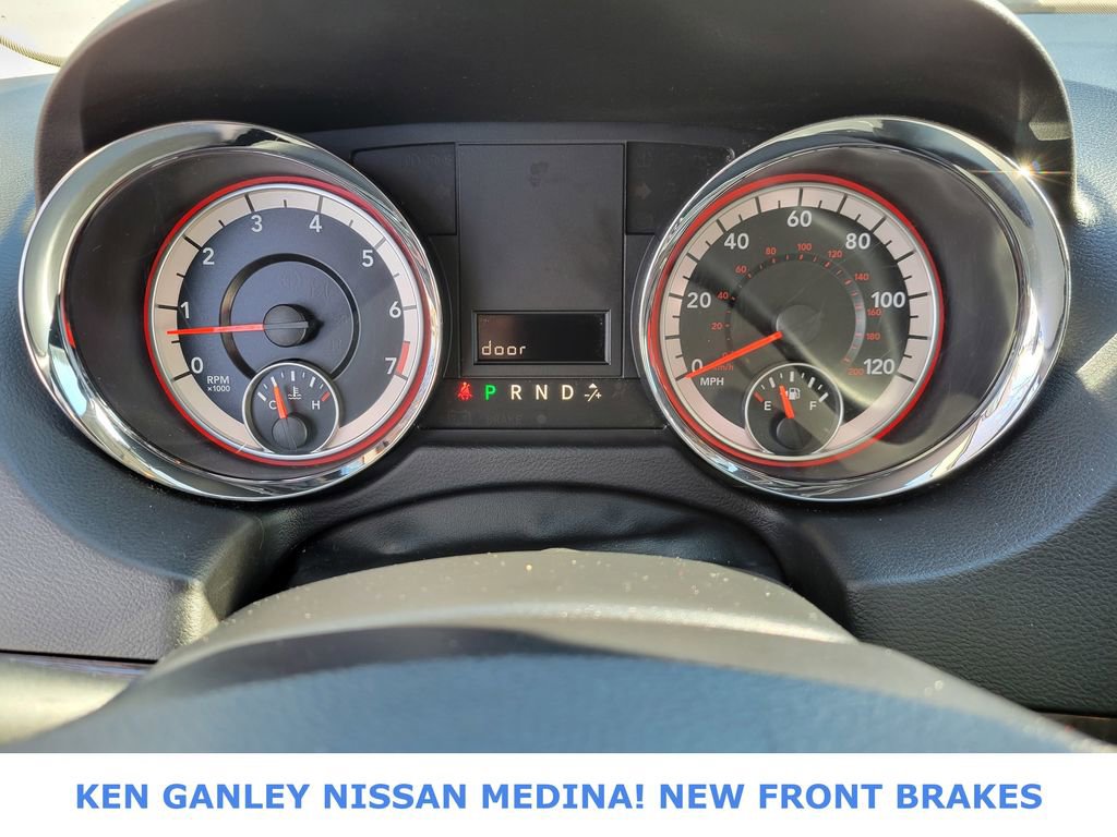 Used 2018 Dodge Grand Caravan SE w/ UConnect Hands-Free Group image 32