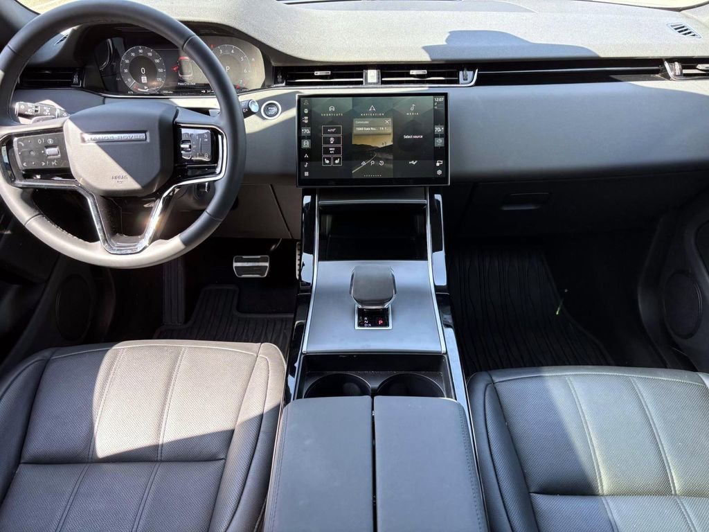 Certified 2024 Land Rover Range Rover Evoque Dynamic SE image 23