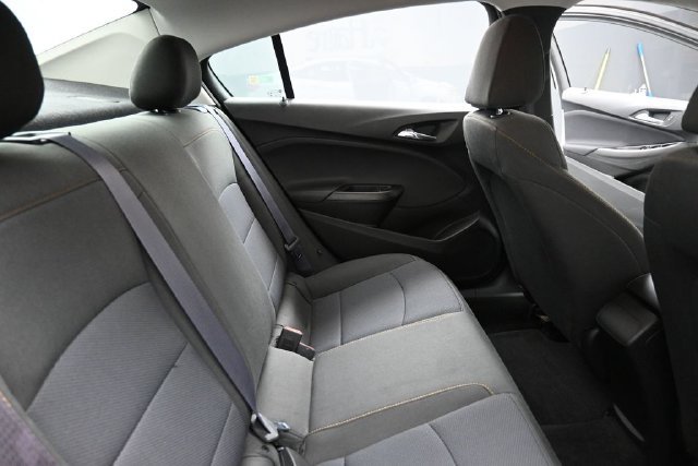 Used 2017 Chevrolet Cruze LS FWD image 28