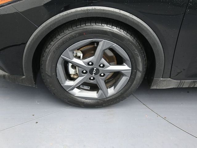 Used 2025 Kia K4 LXS image 9