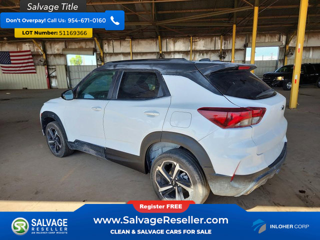 Used 2021 Chevrolet TrailBlazer RS w/ Technology Package FWD image 3