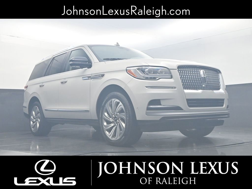 Used 2023 Lincoln Navigator Reserve image 15