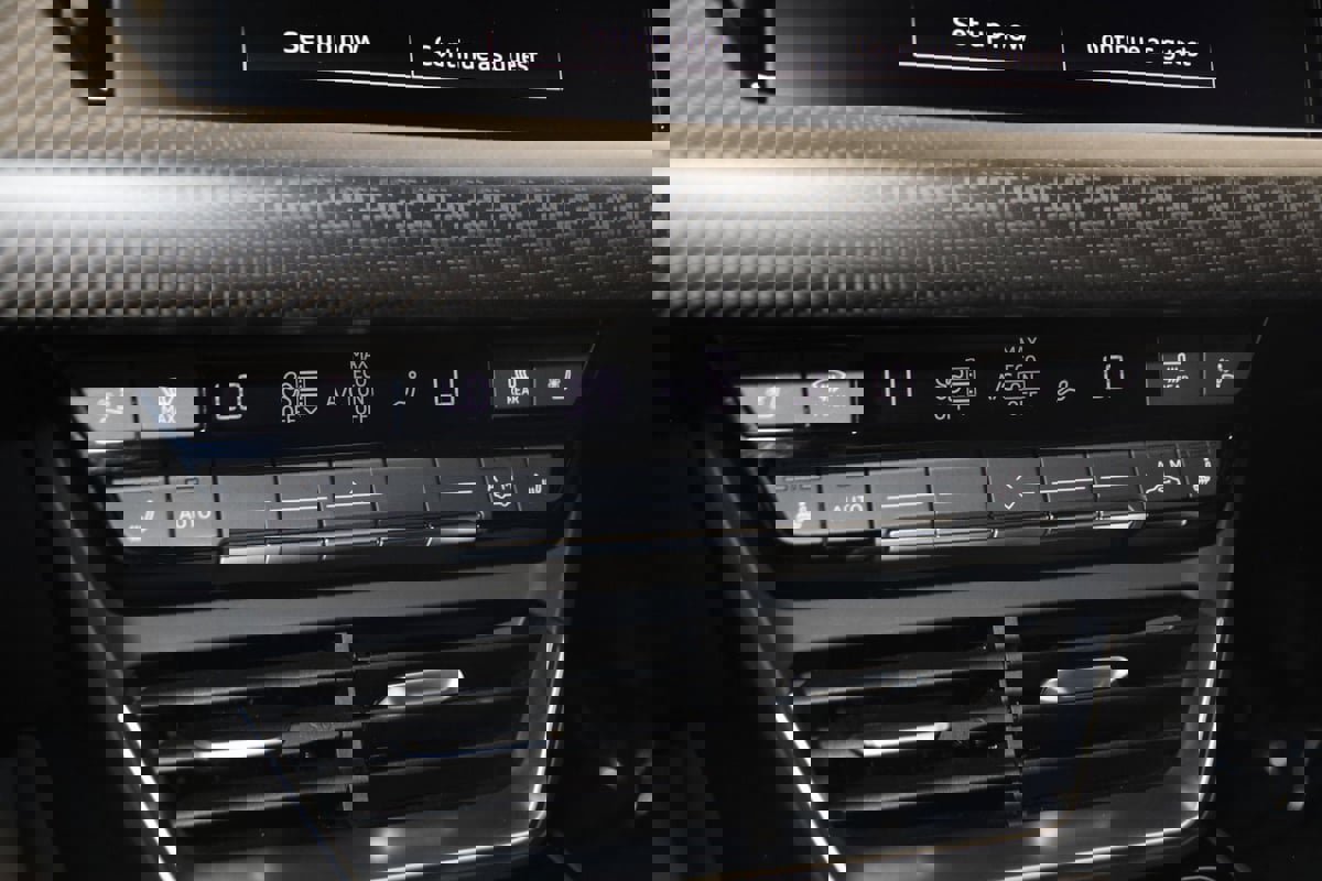 Used 2024 Audi RS e-tron GT w/ Carbon Performance Package image 52