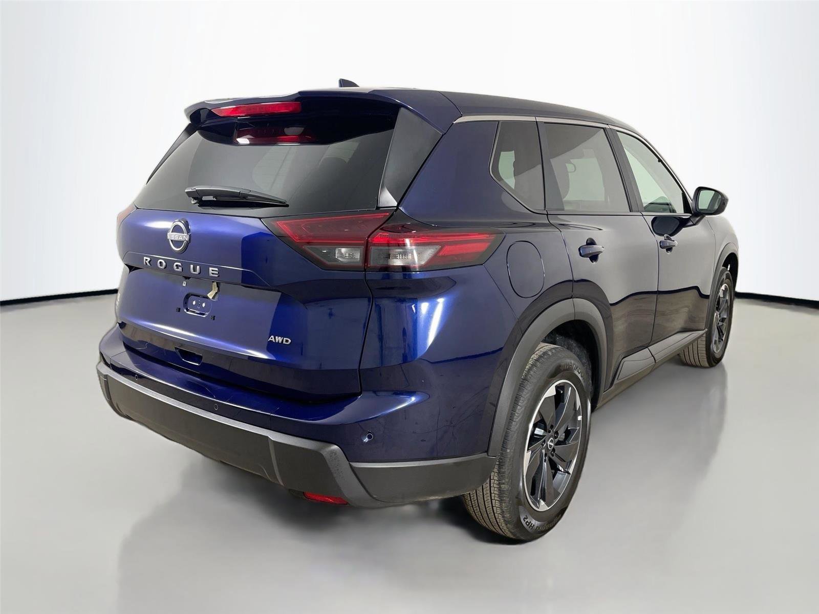 Used 2025 Nissan Rogue SV AWD/4WD image 13