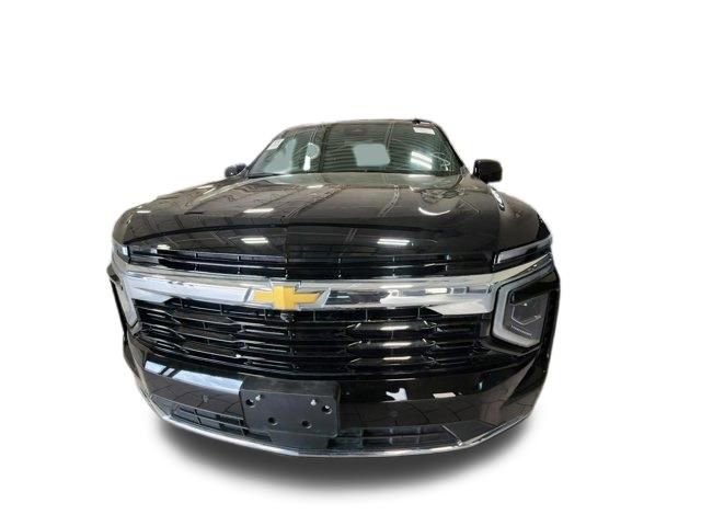 Used 2025 Chevrolet Suburban LS image 3
