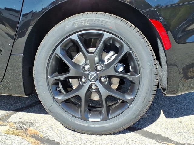 New 2026 Chrysler Pacifica Select w/ S Appearance Package image 6