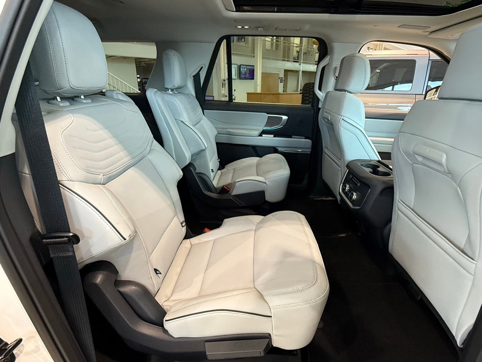 New 2025 Ford Expedition Max Platinum w/ Platinum Ultimate Package image 19