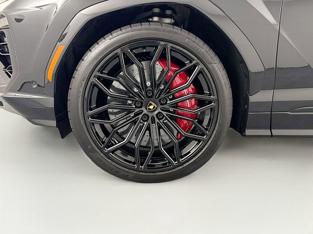 Used 2025 Lamborghini Urus Performante AWD/4WD image 34