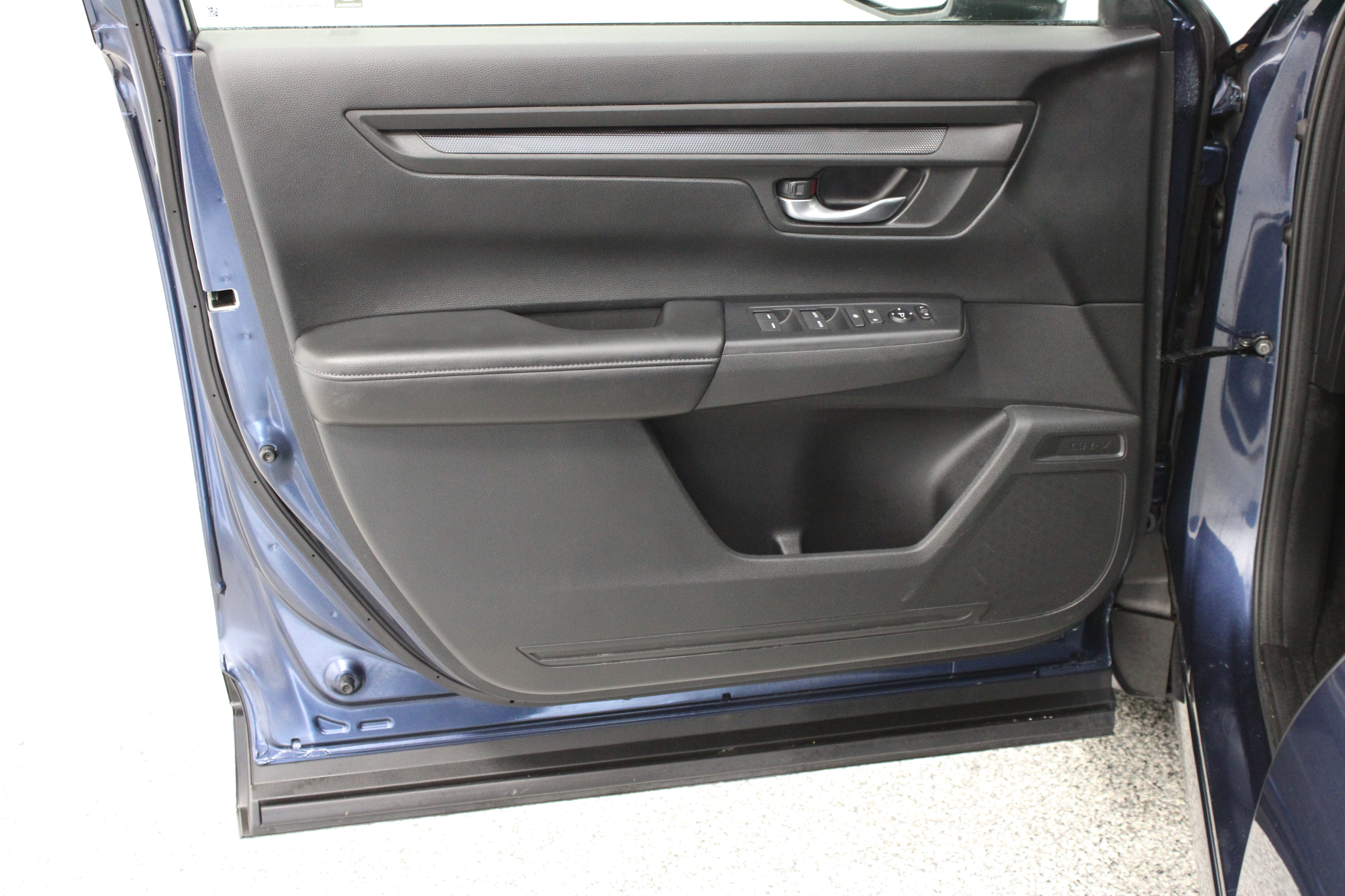 Used 2025 Honda CR-V EX image 12